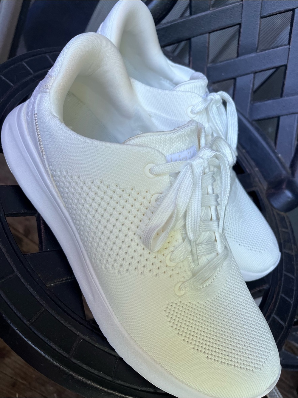 Kizik Lima Hands-Free Slip-On Sneakers in Eggshell White Men's Sz 8.5W Wmns 10W
